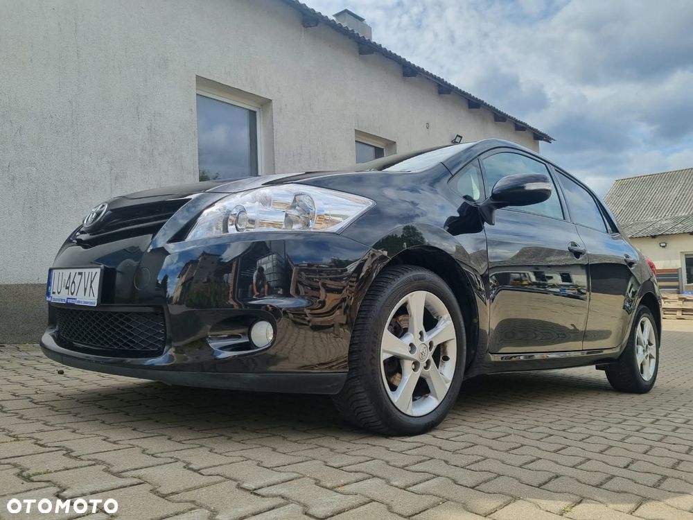 Toyota Auris 1.6 Premium + - 11