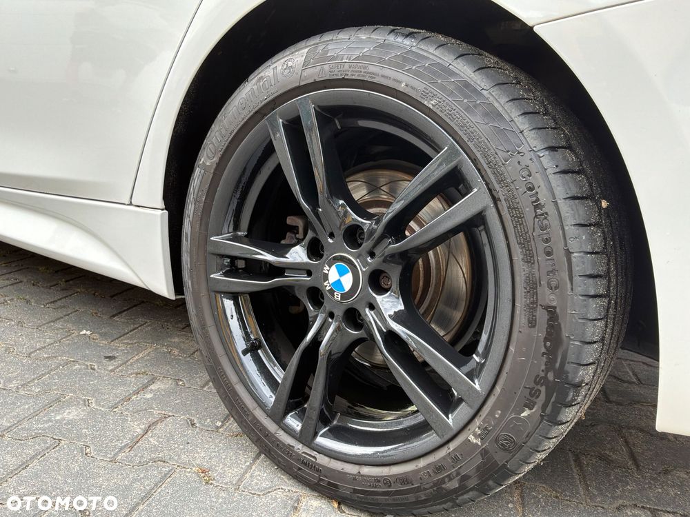 BMW Seria 3 320i M Sport - 36