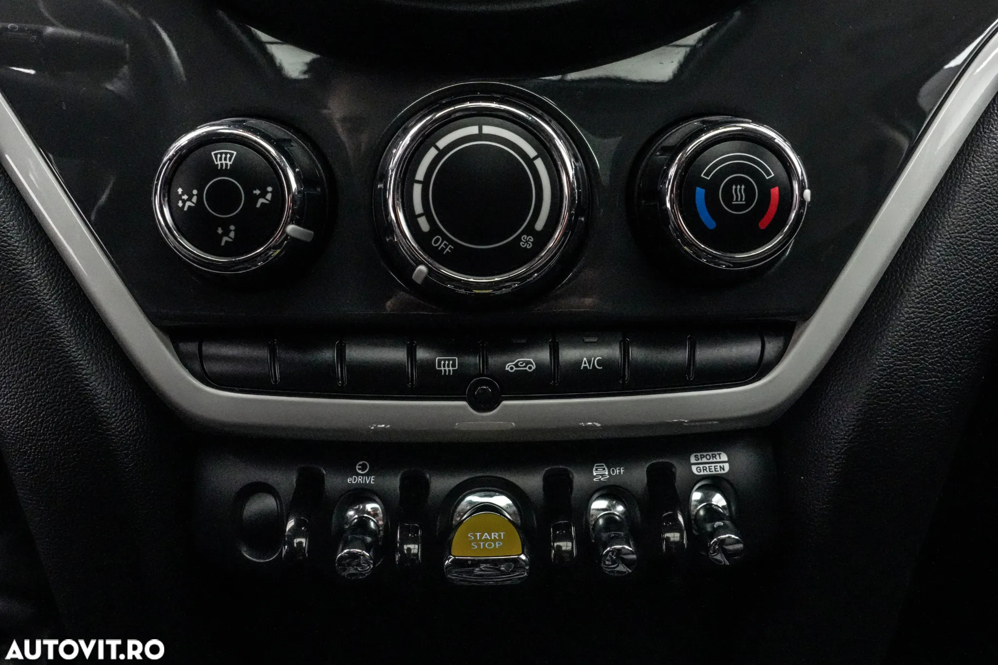 Mini Countryman Cooper S E ALL4 AT - 22