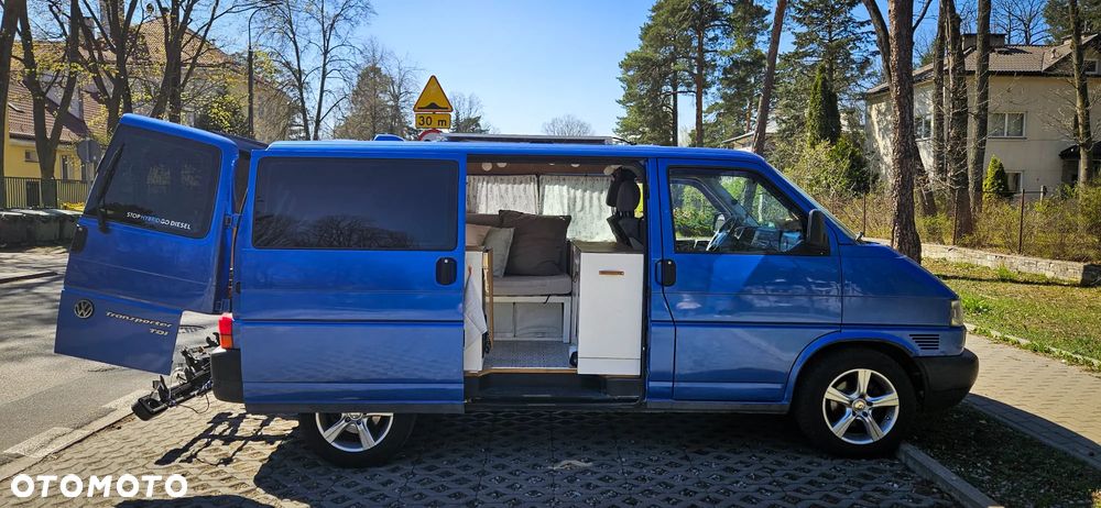 Volkswagen Transporter - 1