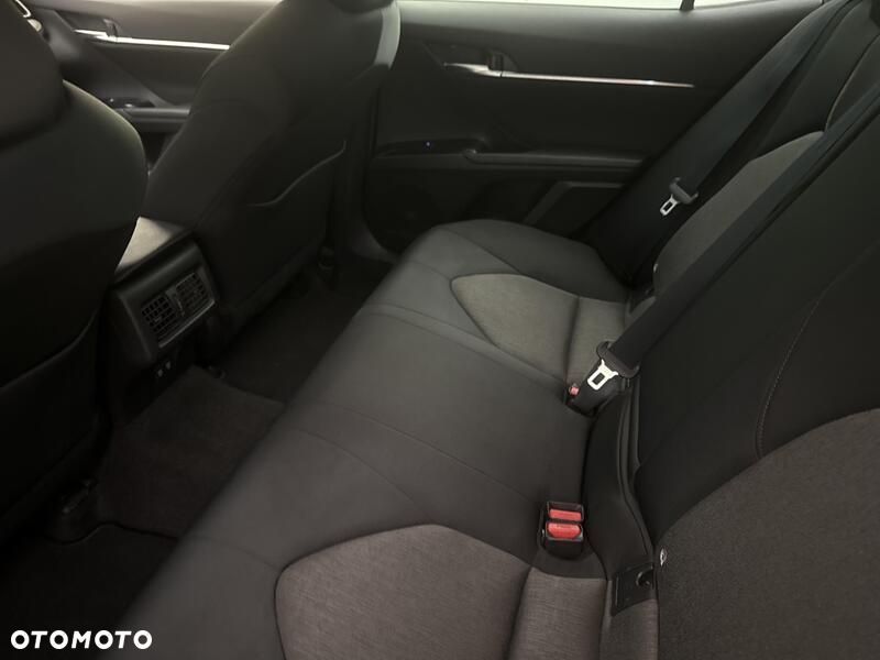 Toyota Camry 2.5 Hybrid Comfort CVT - 22