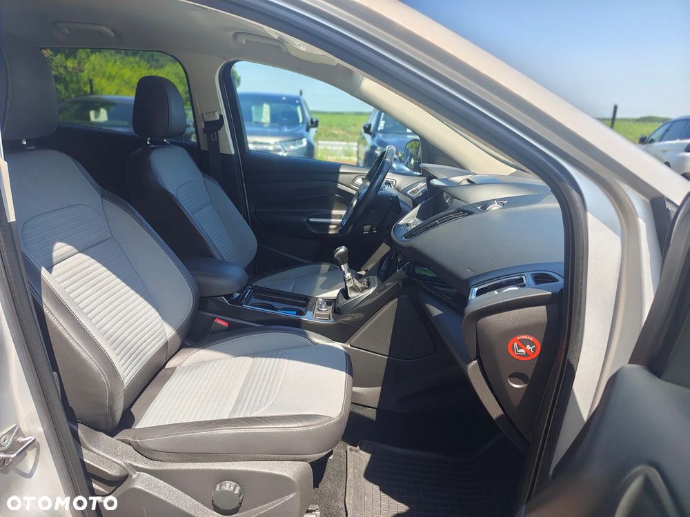 Ford Kuga 2.0 TDCi 4x2 Titanium - 19
