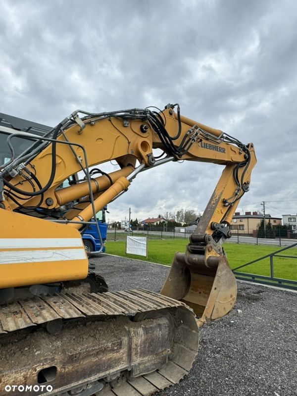 Liebherr R 906 LC - 6