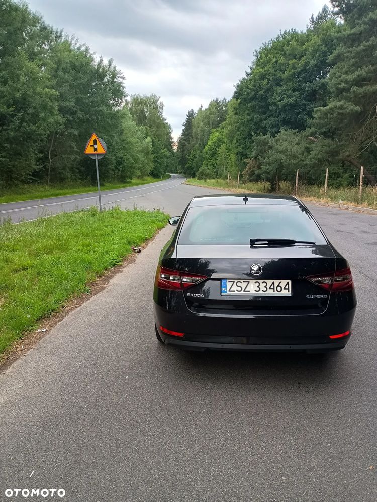 Skoda Superb 2.0 TDI Ambition - 4