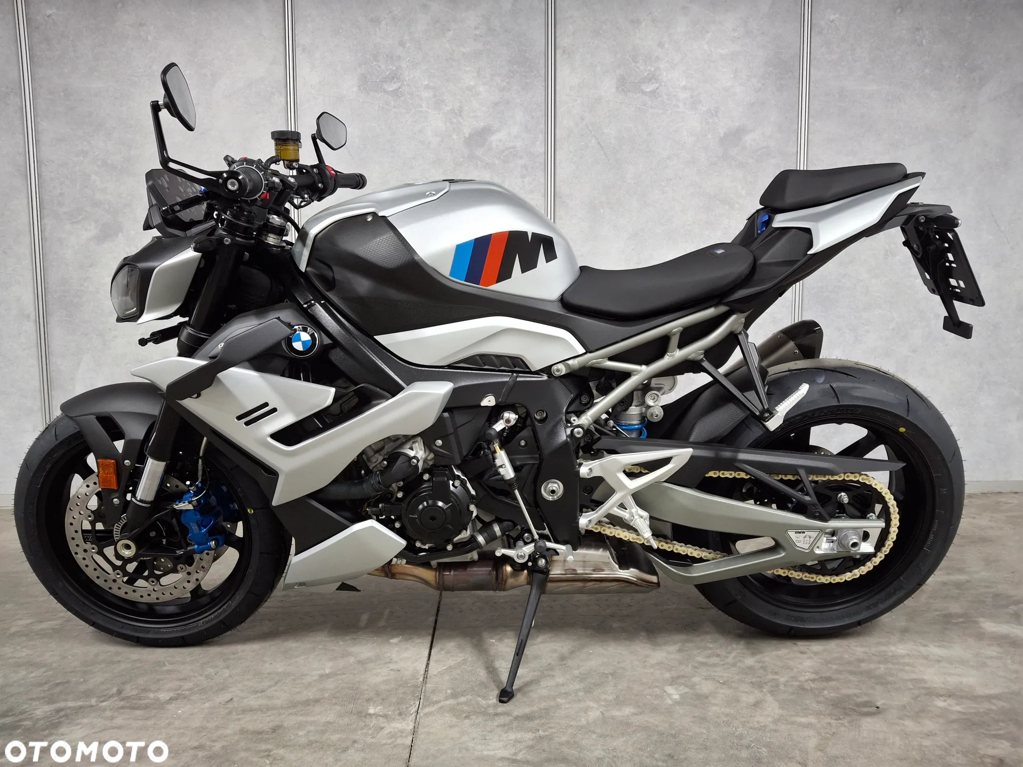 BMW S - 5