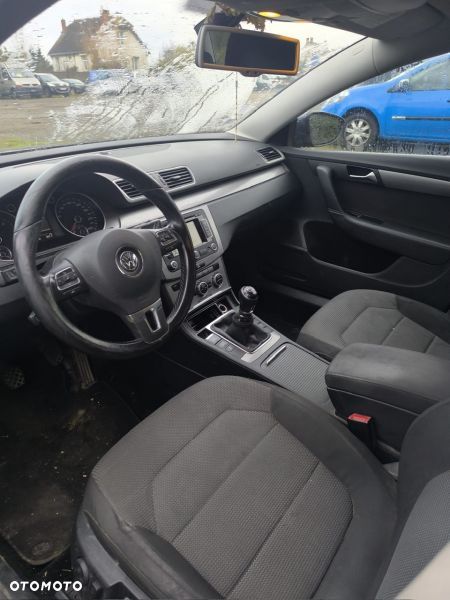 Volkswagen Passat - 5