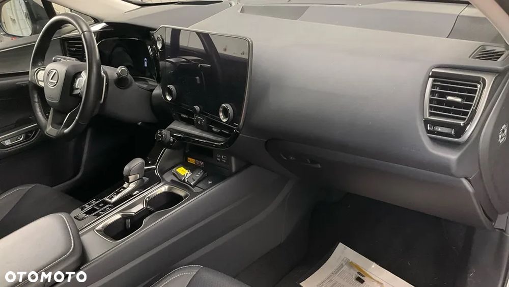 Lexus NX - 4
