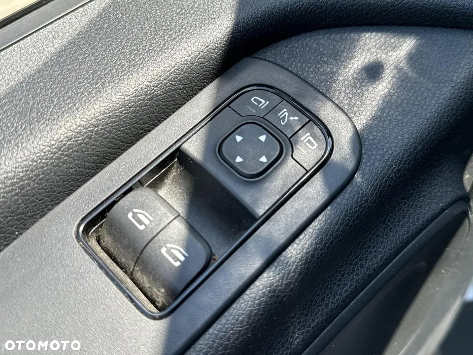 Mercedes-Benz Sprinter - 12