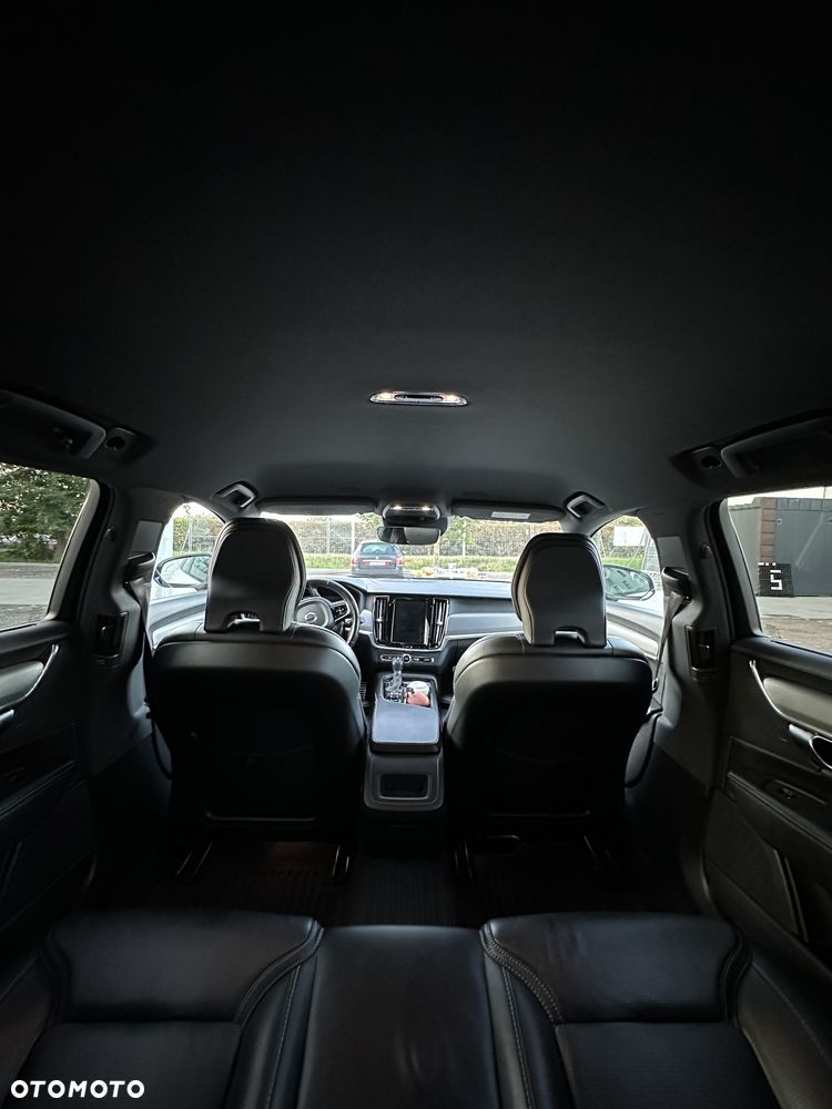 Volvo V90 D5 AWD R-Design - 33