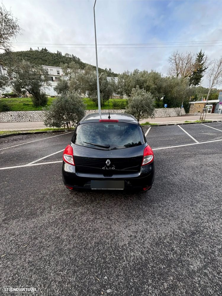 Renault Clio 1.5 dCi Dynamique S - 12