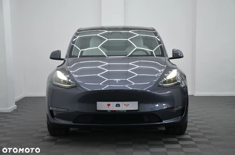 Tesla Model Y Long Range Dual Motor AWD - 3