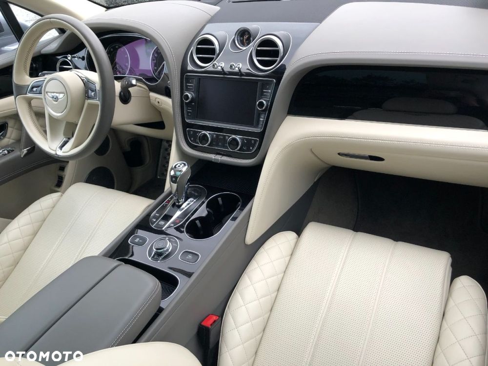 Bentley Bentayga - 30