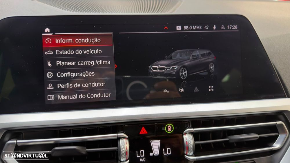 BMW 330 e Pack Desportivo M Pro Auto - 35