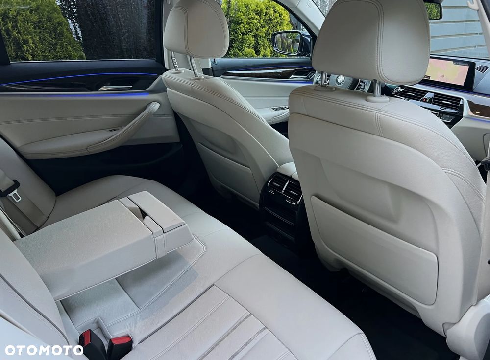 BMW Seria 5 520d Luxury Line sport - 14