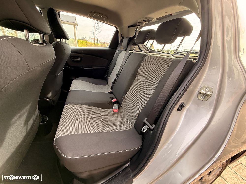Toyota Yaris 1.5 HSD Active - 22
