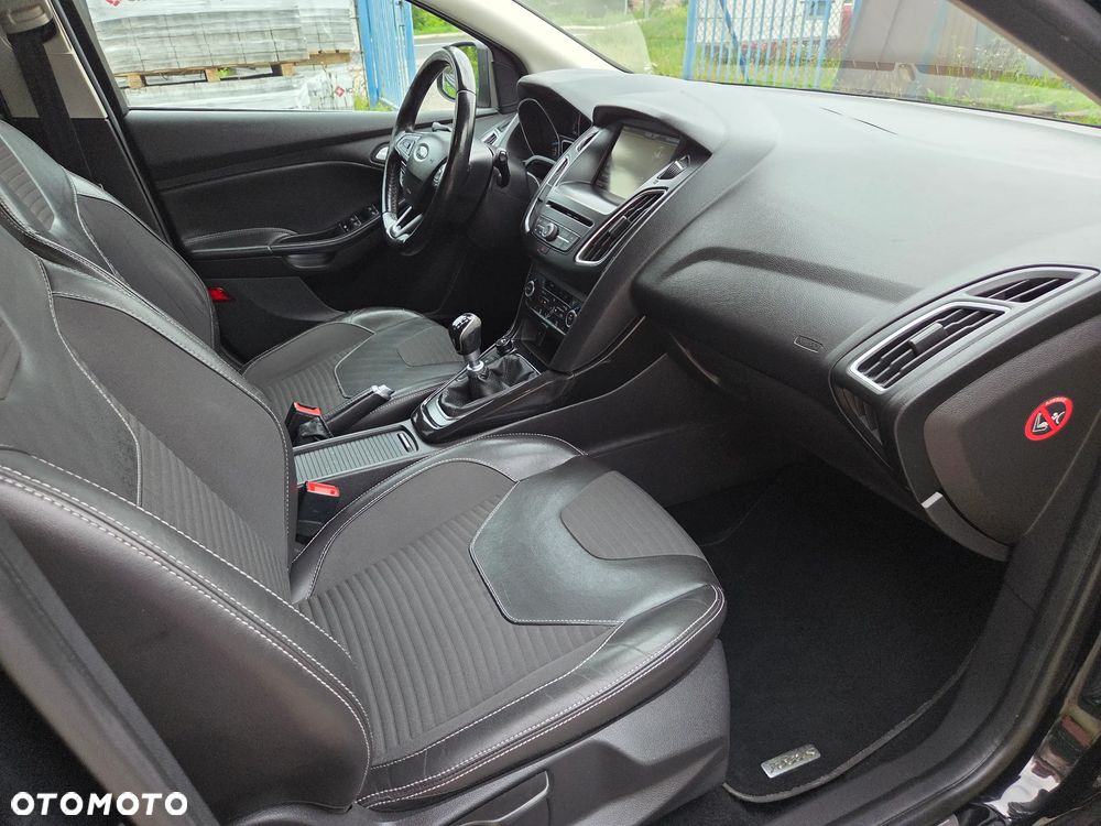 Ford Focus 1.0 EcoBoost Titanium - 19