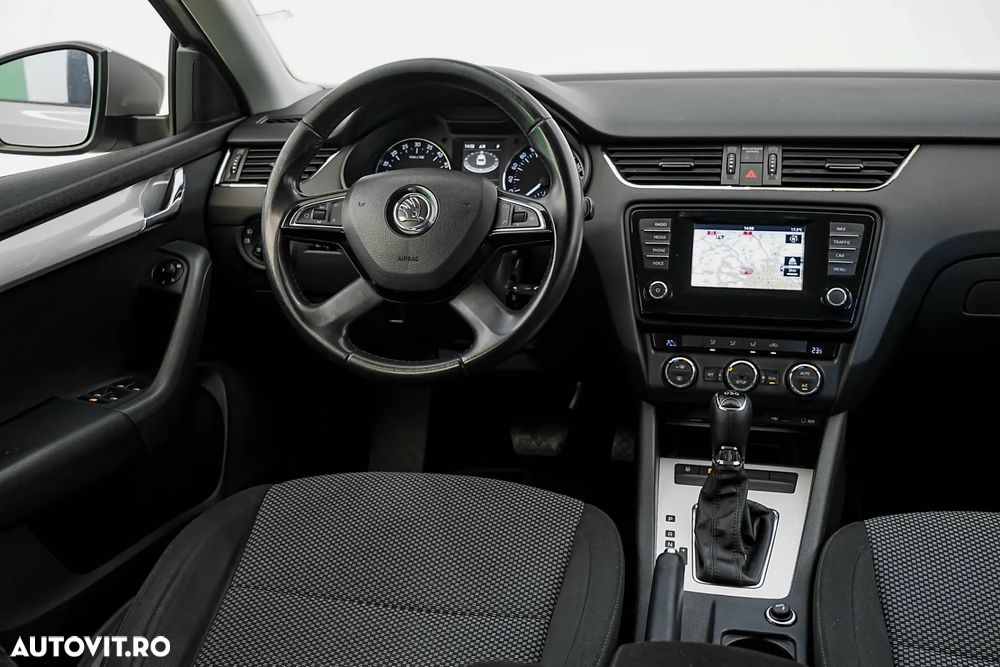 Skoda Octavia 1.6 TDI STYLE DSG - 11