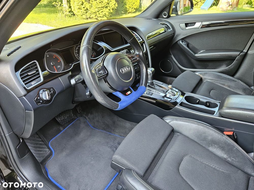 Audi A4 Avant 2.0 TDI DPF quattro S tronic S line Sportpaket - 6