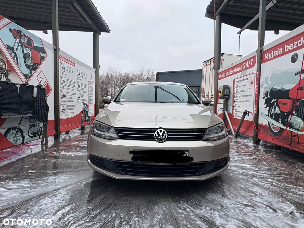 Volkswagen Jetta 1.6 TDI Comfortline - 1