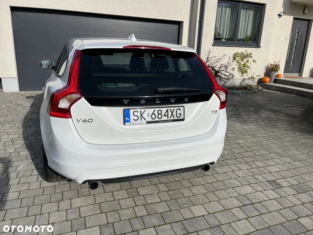 Volvo V60 T3 Drive-E Dynamic Edition (Kinetic) - 6