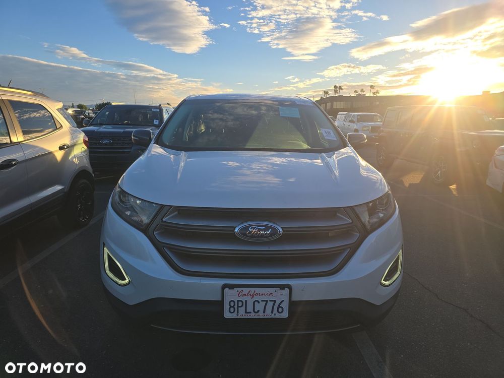 Ford Edge 2.0 EcoBlue Twin-Turbo 4WD Titanium - 2
