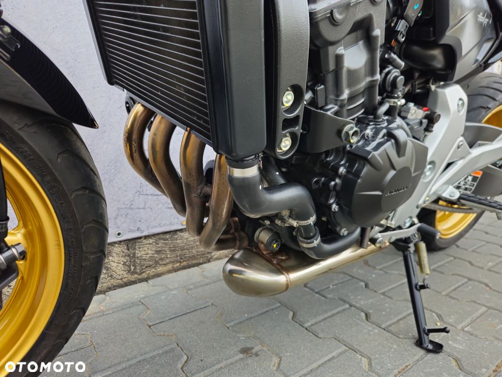 Honda CB - 12