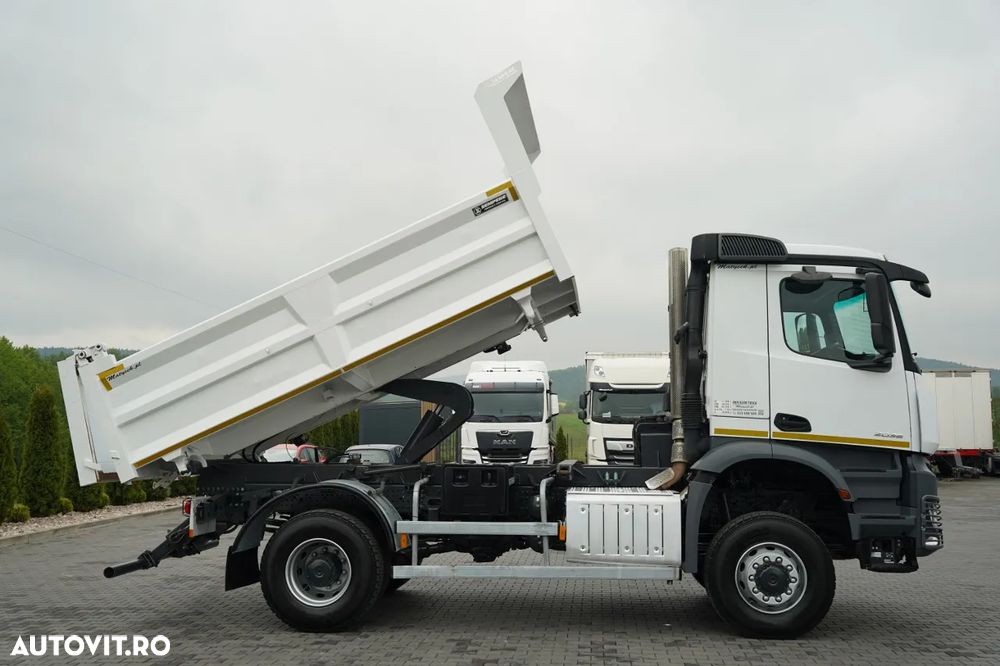 Mercedes-Benz AROCS 2038 / 4x4 / BASCULABILĂ PE DOUĂ LATE / HIDRODOLTA / AUTOMATĂ / - 7