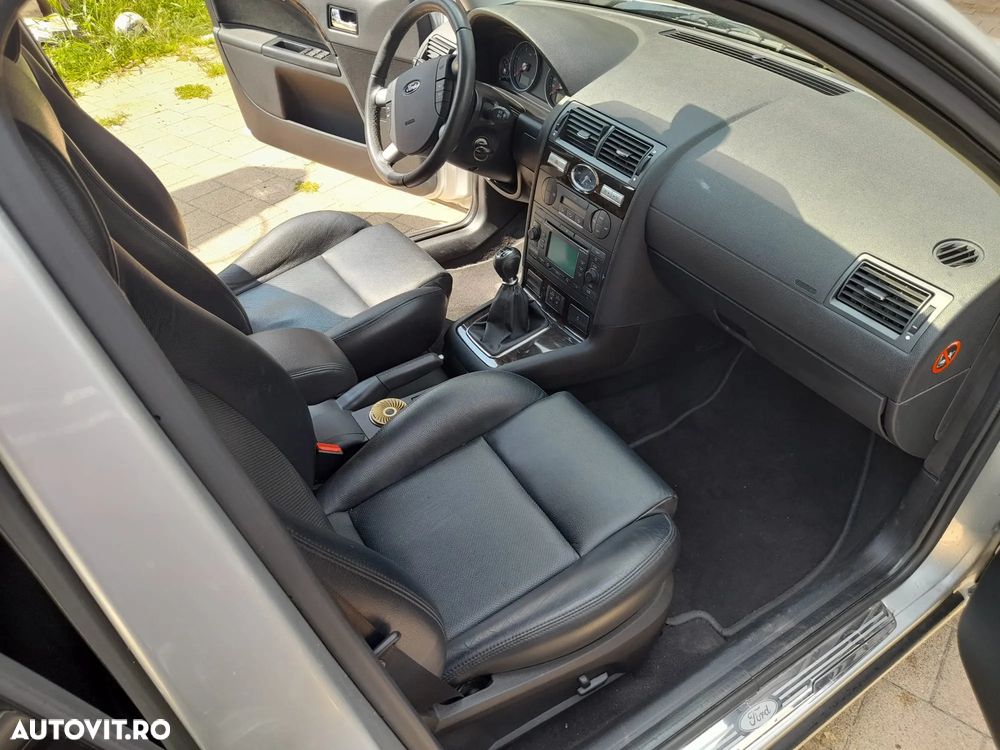 Ford Mondeo 2.0 TDCI Ghia - 10