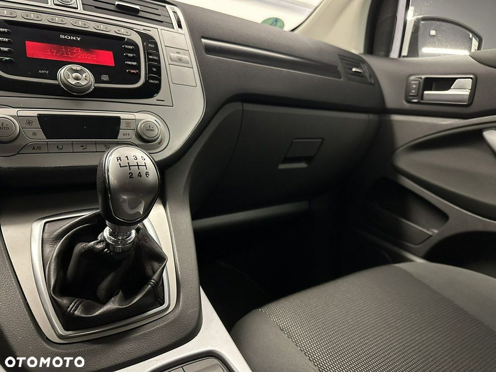 Ford Kuga - 9