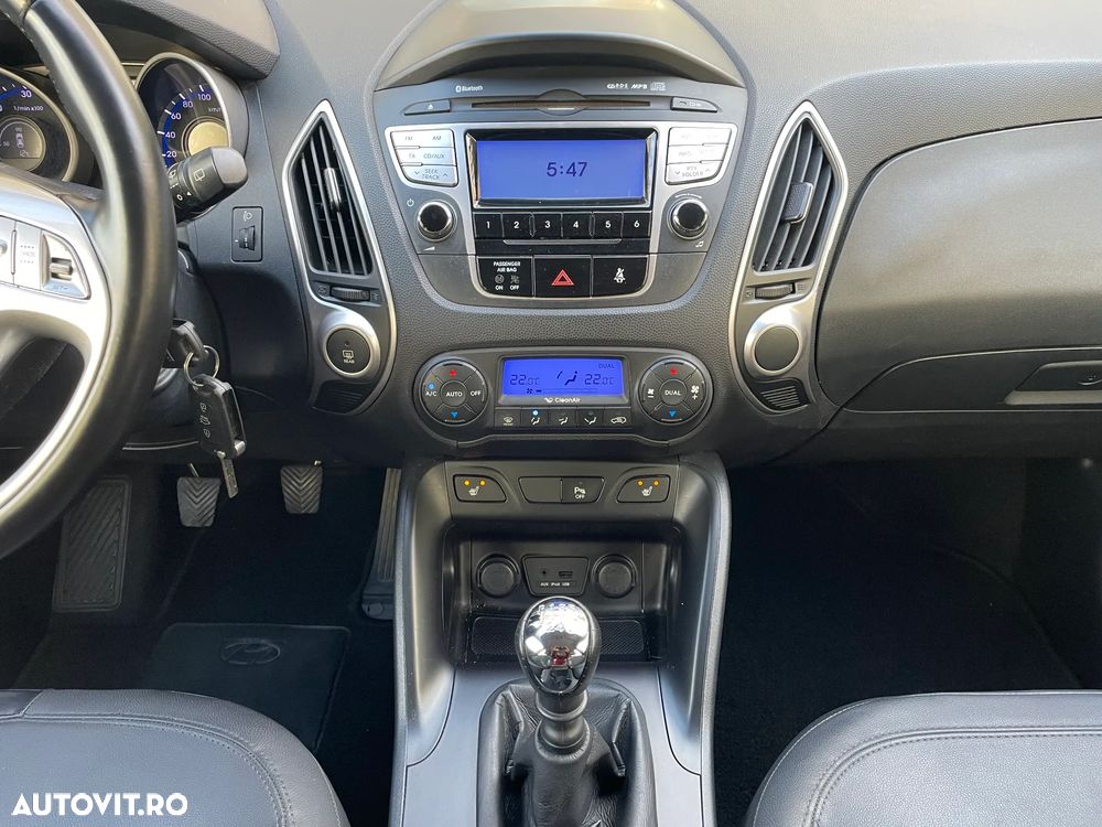 Hyundai ix35 1.7 CRDI 2WD blue Finale Gold - 19