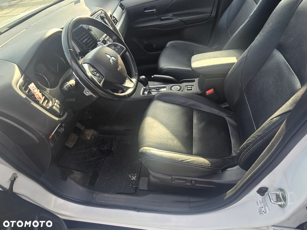 Mitsubishi Outlander 2.0 Instyle Navi 4WD CVT - 15