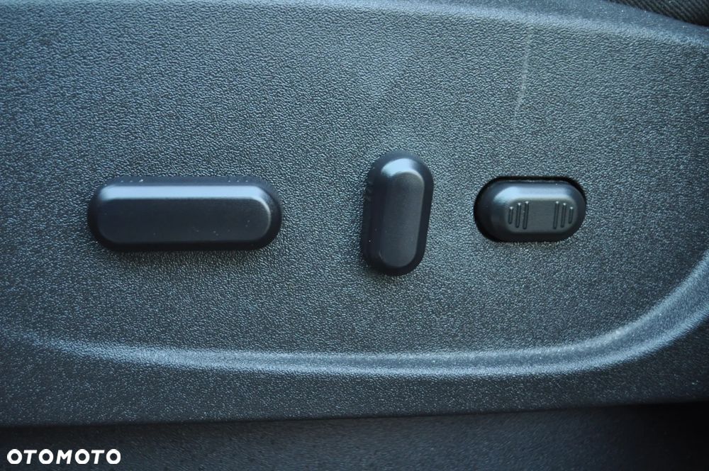 Ford Kuga 2.0 TDCi AWD Titanium - 28