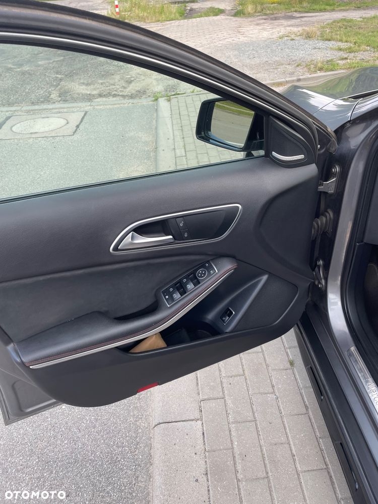 Mercedes-Benz GLA - 24