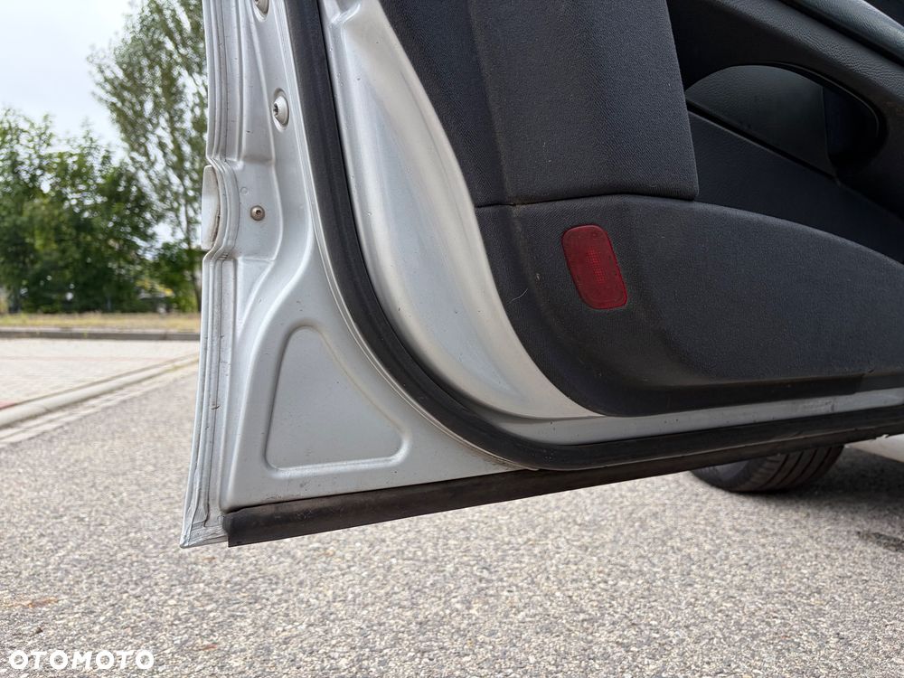 Mercedes-Benz Klasa E 200 CDI Classic - 28