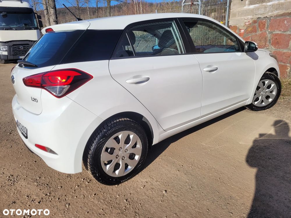 Hyundai i20 blue 1.2 Classic - 16