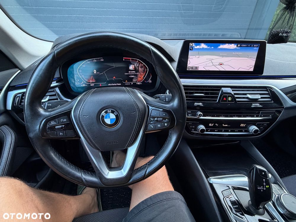 BMW Seria 5 520d MHEV Sport Line sport - 4