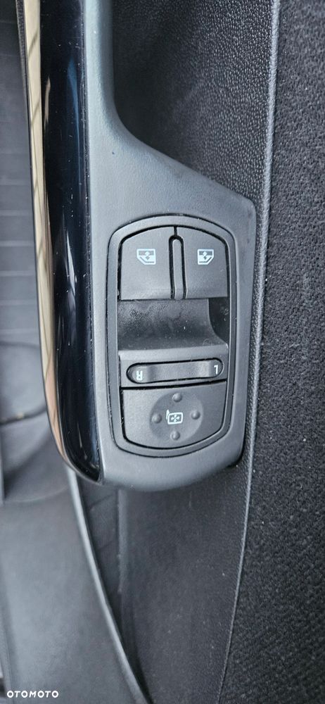 Opel Corsa 1.4 16V Color Edition - 23