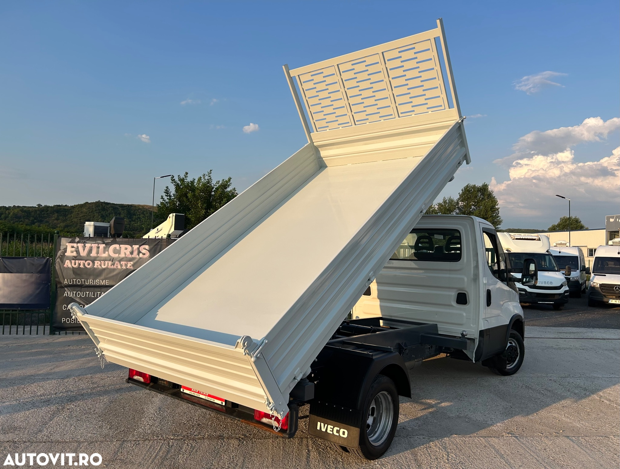 Iveco Daily 3.0 D BASCULABIL AXA DUBLA SPATE - 2