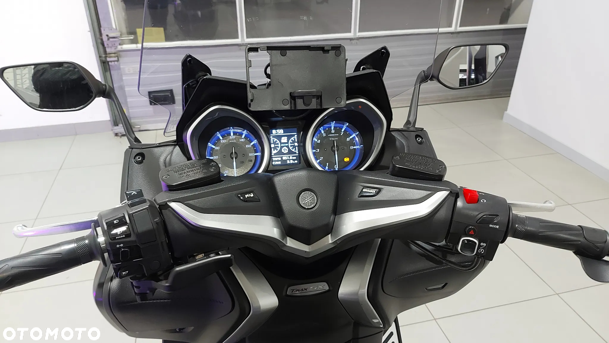 Yamaha Tmax - 11