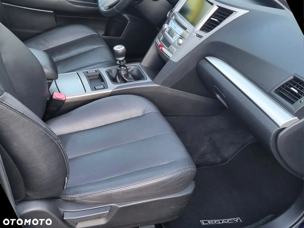 Subaru Legacy 2.0i Comfort Navi - 22