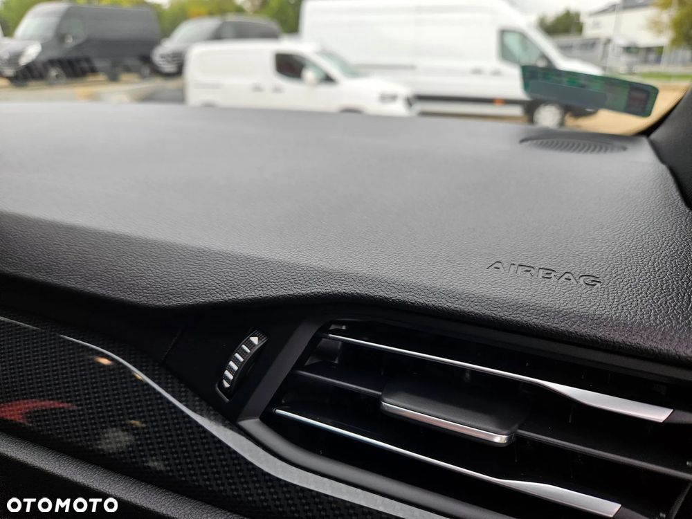 Ford Kuga 2.5 FHEV FWD ST-Line - 24