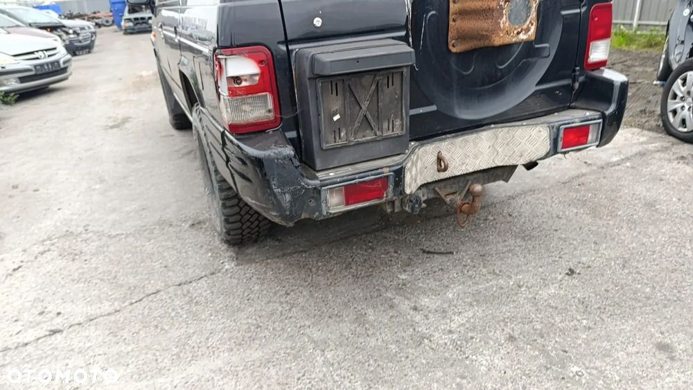 35504 Hyundai galloper lift na części 2.5 TD 99 km D4BH  lakier EB - 11