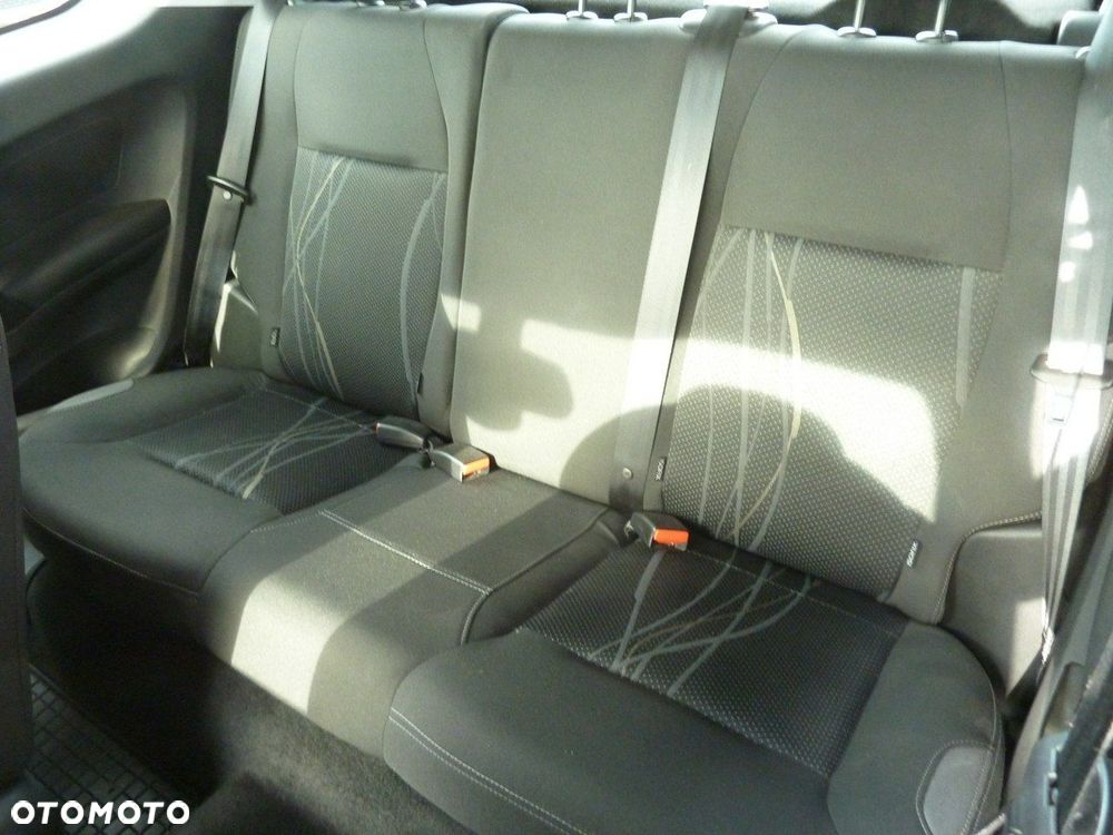 Peugeot 208 - 15