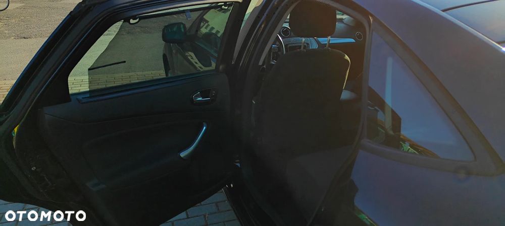 Ford Mondeo 2.0 TDCi Titanium - 21