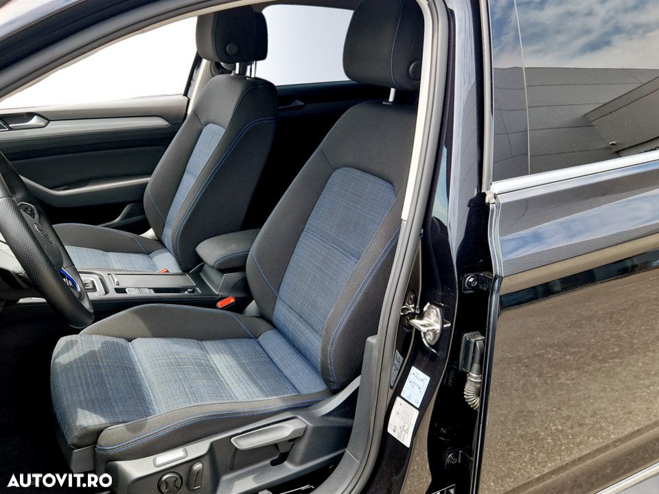 Volkswagen Passat - 12