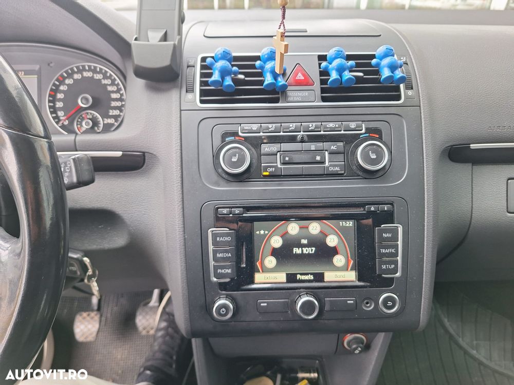 Volkswagen Touran 2.0 TDI DPF BlueMotion Technology Highline - 11