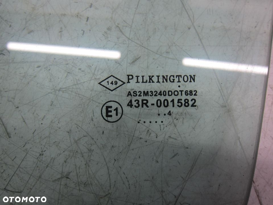 Szybka-trójkąt drzwi l.p Renault Master III - 2