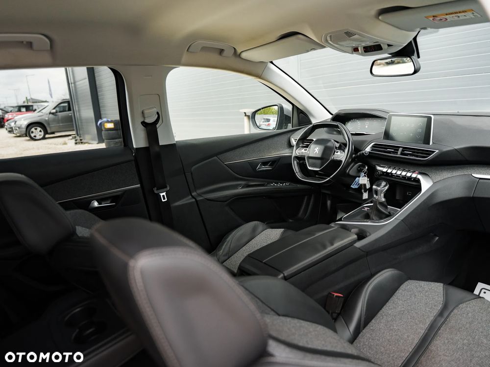 Peugeot 3008 1.5 BlueHDi Allure S&S - 18