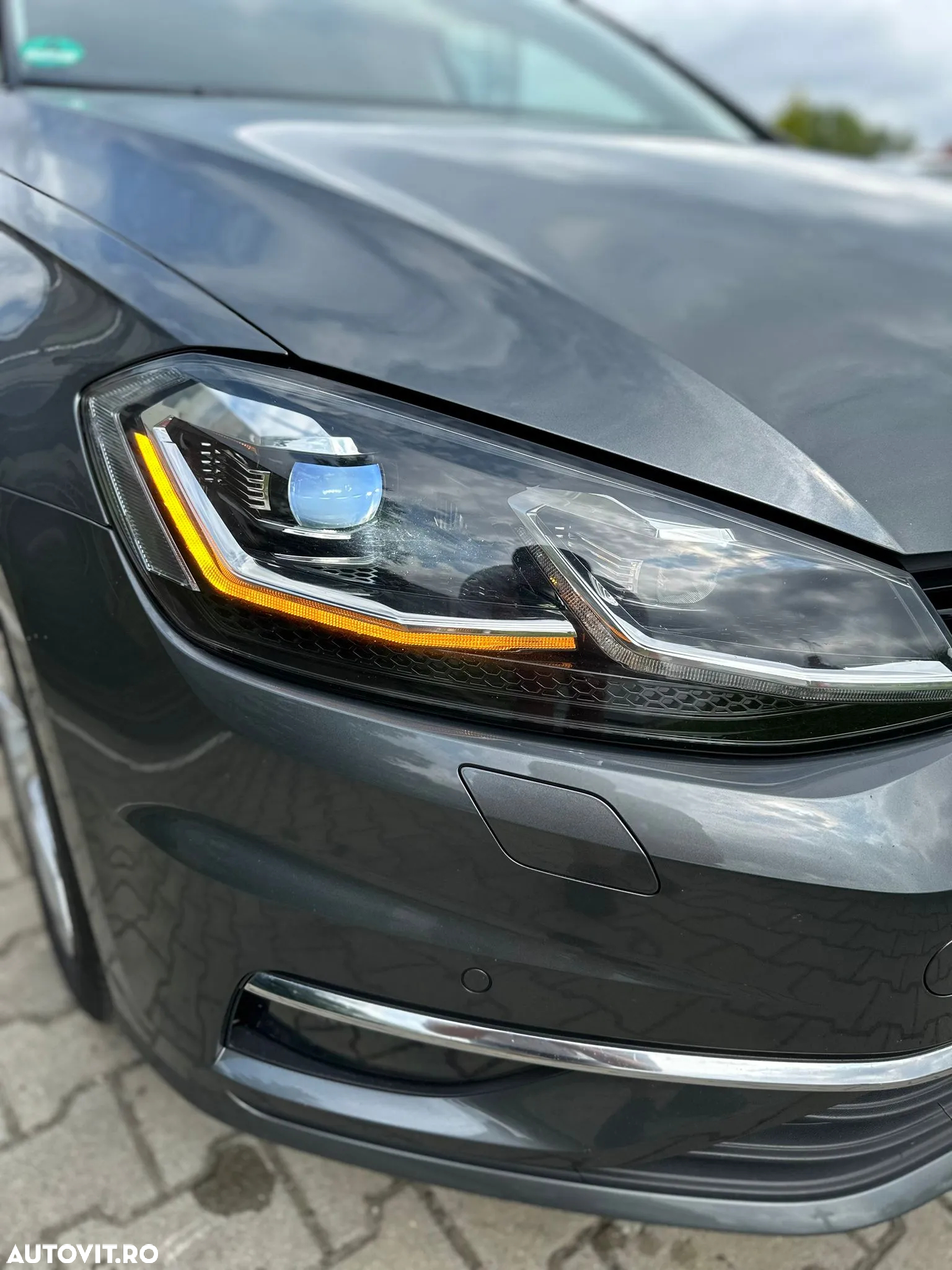 Volkswagen Golf 2.0 TDI Highline - 12