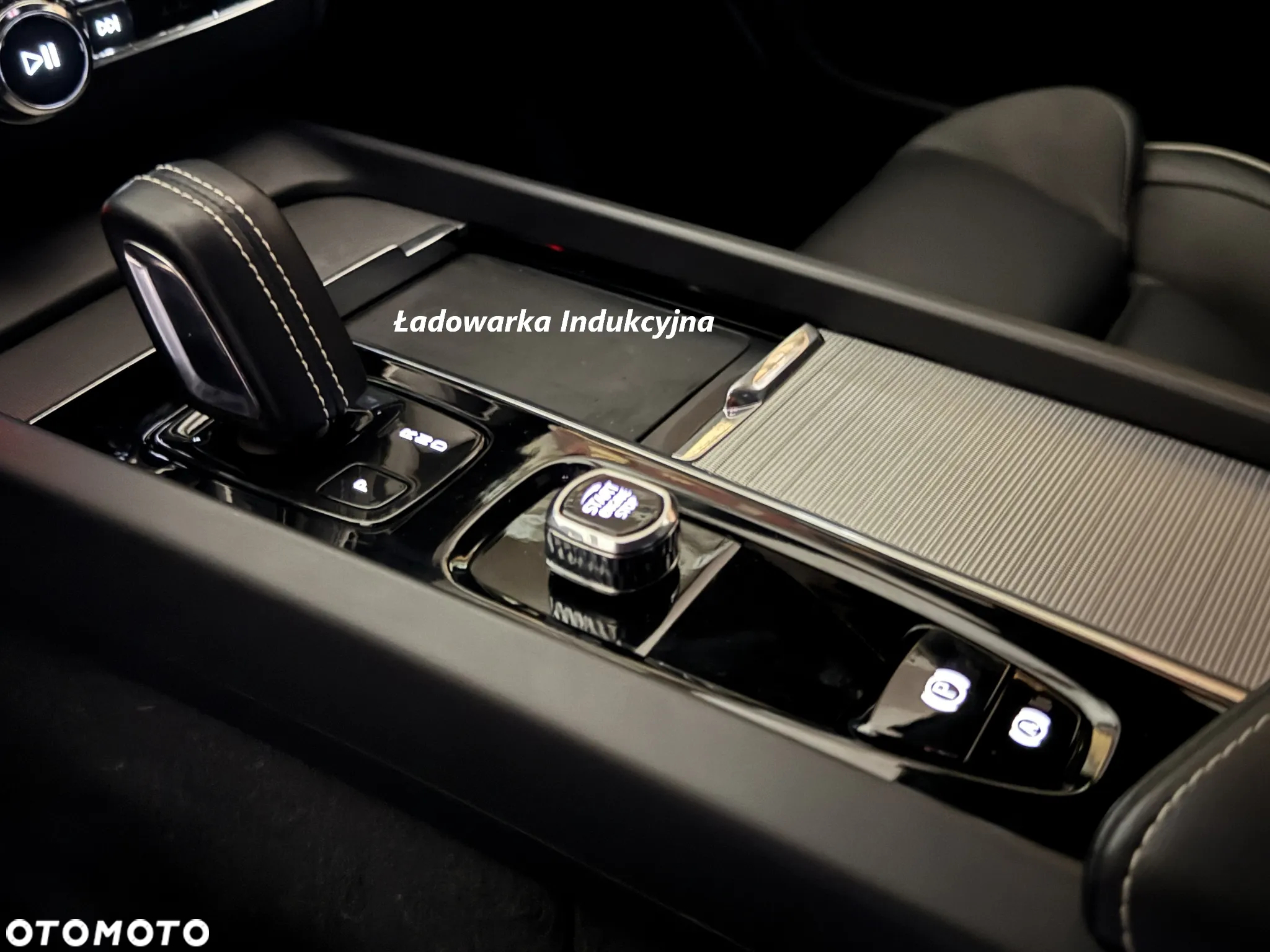 Volvo XC 60 B4 D Plus Dark - 11